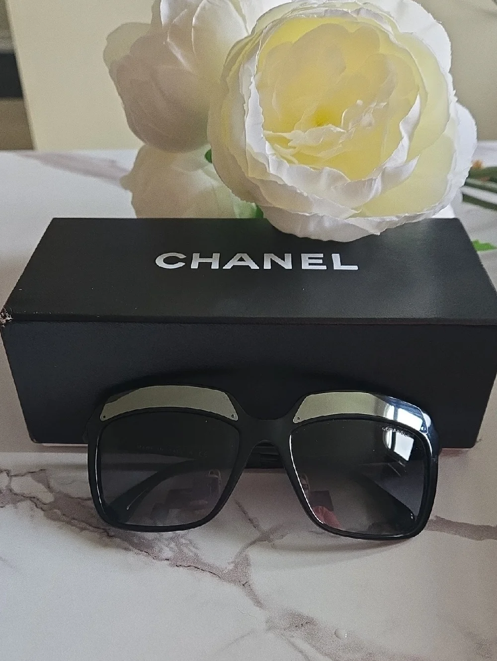 CHANEL | Accessories | Chanel Black Oversized Square  display picture 1
